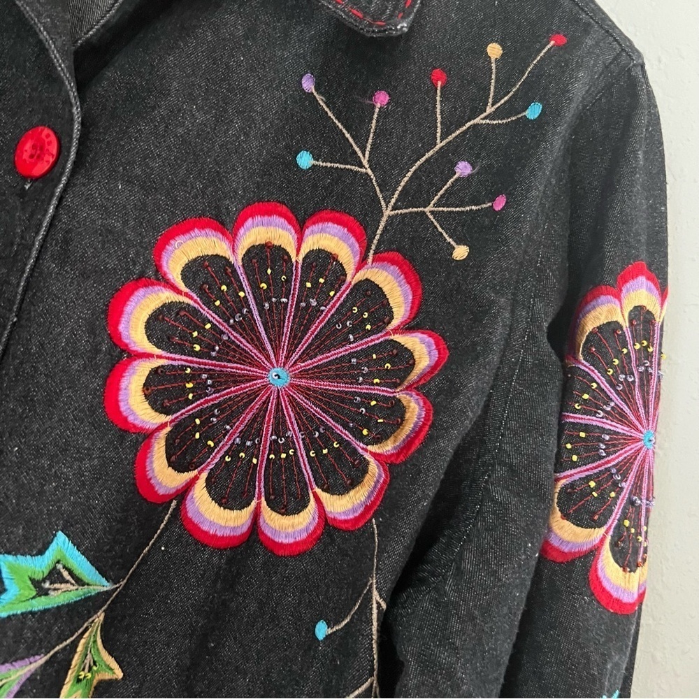 Units Women’s Sz 1X Embroidered Beaded Black Denim Floral Jacket Art To Wear - Picture 5 of 12